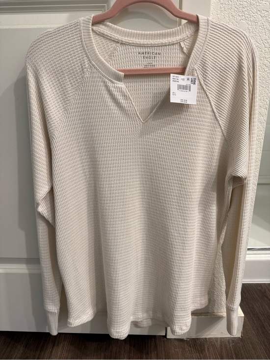 American Eagle Outfitters Tops - American Eagle Cream Waffle V‑Notch Long Sleeve Top